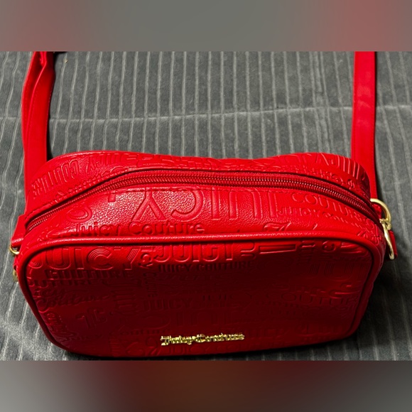 Juicy Couture Textured Logo RED Camera Crossbody Bag NICE - Picture 7 of 12